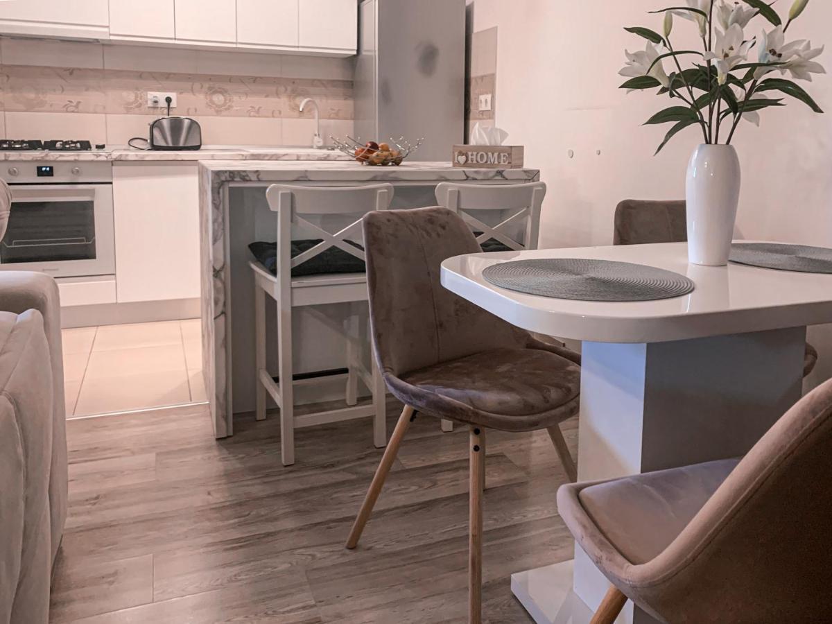 Apartment 2 Rooms Luxury 布加勒斯特 外观 照片