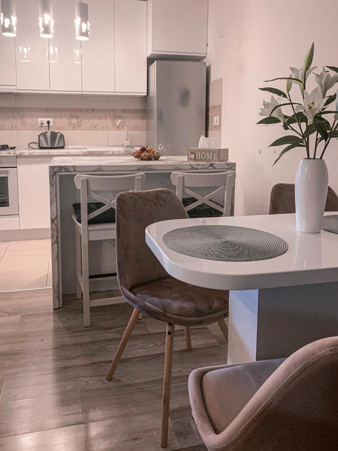 Apartment 2 Rooms Luxury 布加勒斯特 外观 照片